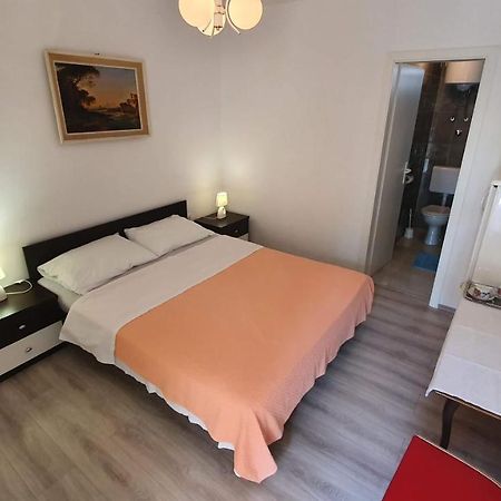 Double Rooms With Terrace Tomica Baška Exterior foto